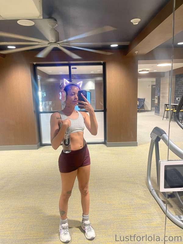 Ass sniffers love buying my gym thongs 😭