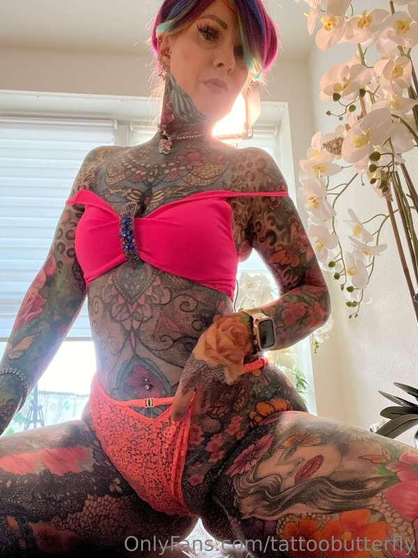 hello darling tomorrow i get my second nipple piercing guess..