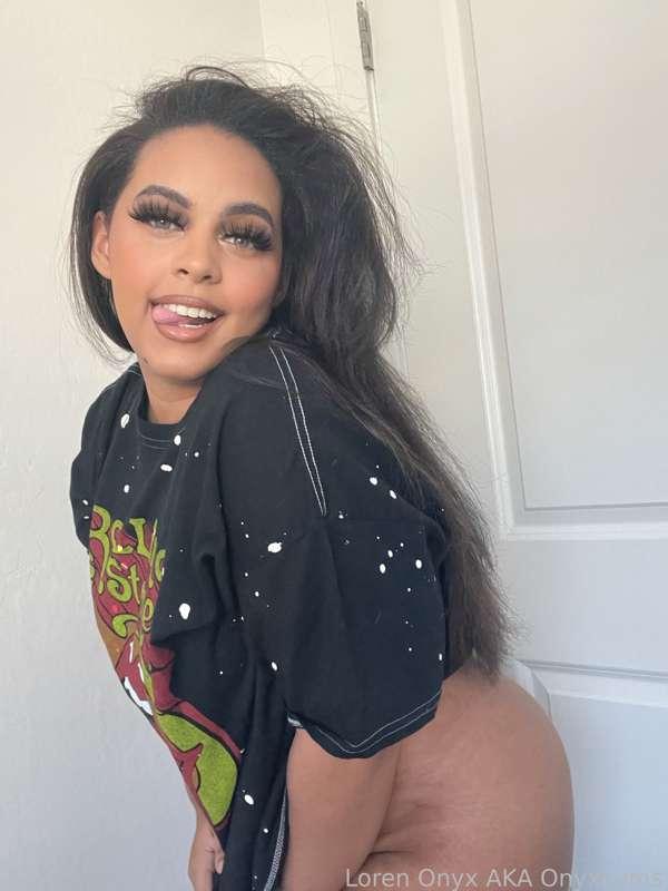 onyxcums image #0