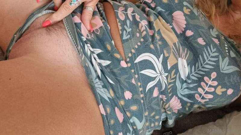 Squeeze in babe