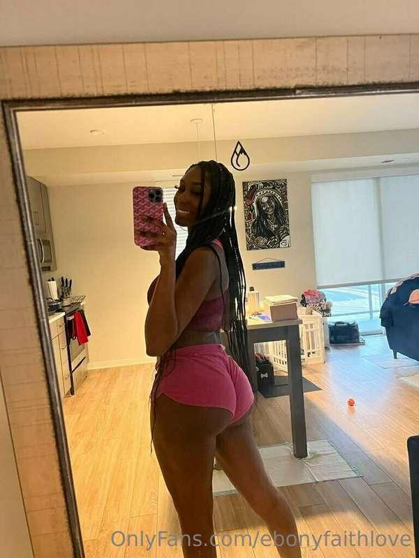 Waiting for you in my VIP page @missfaithlove 💋