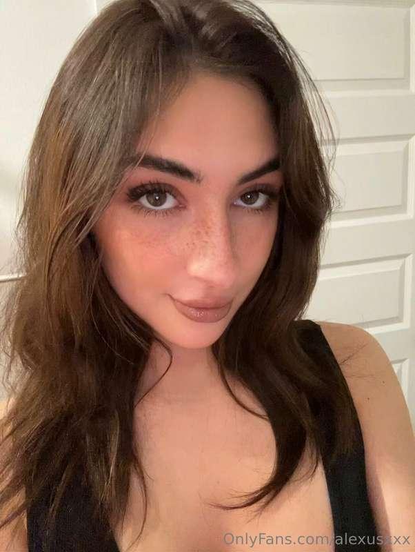 Send me a dick pic so I can rate it plssss 💕