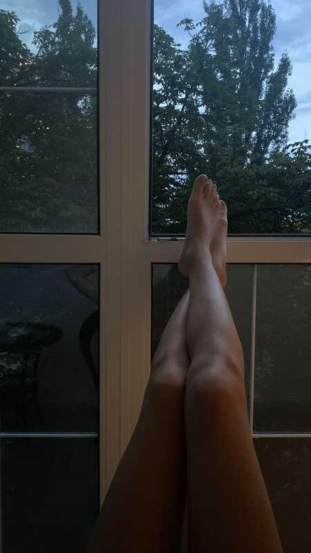 Just sitting here enjoying my balcony view while it’s quiet🍃..