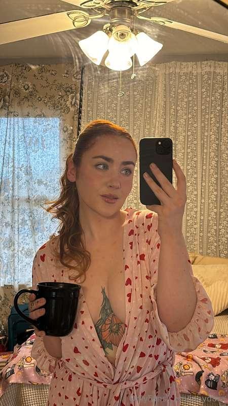 Locking myself in my room and reading smut all day🧡📚