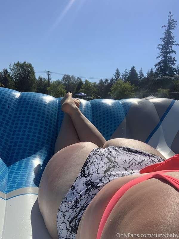 I love summer days with my cheeks out