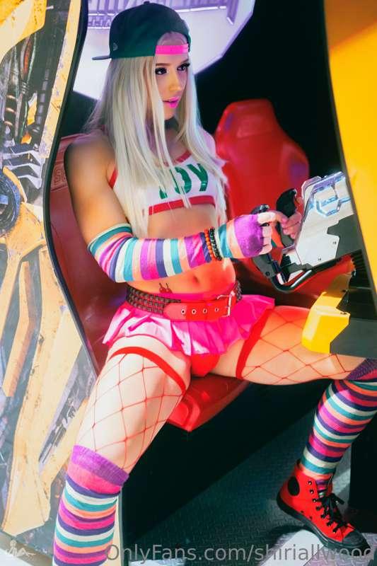 Would you take me on an arcade date? 🕹️ 👾 