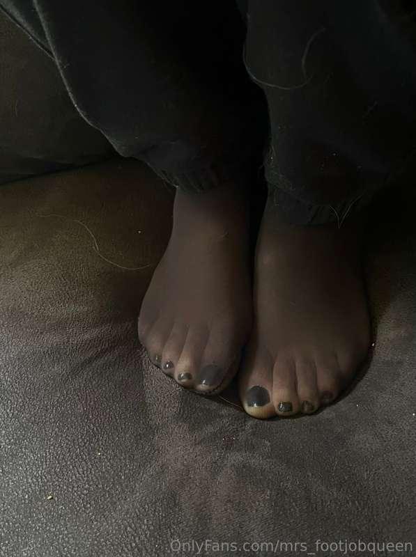 mrs_footjobqueen image #5