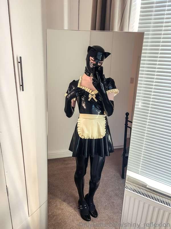 Another pic from my last maid outfit shoot 💖 gonna be upload..