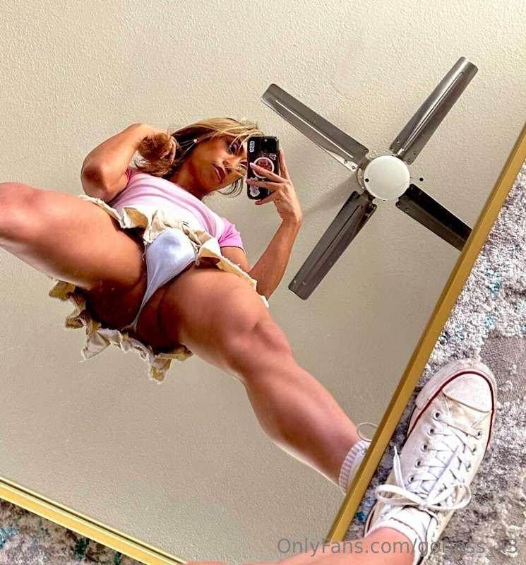 checkin under my skirt before I head out ☀️😎💞