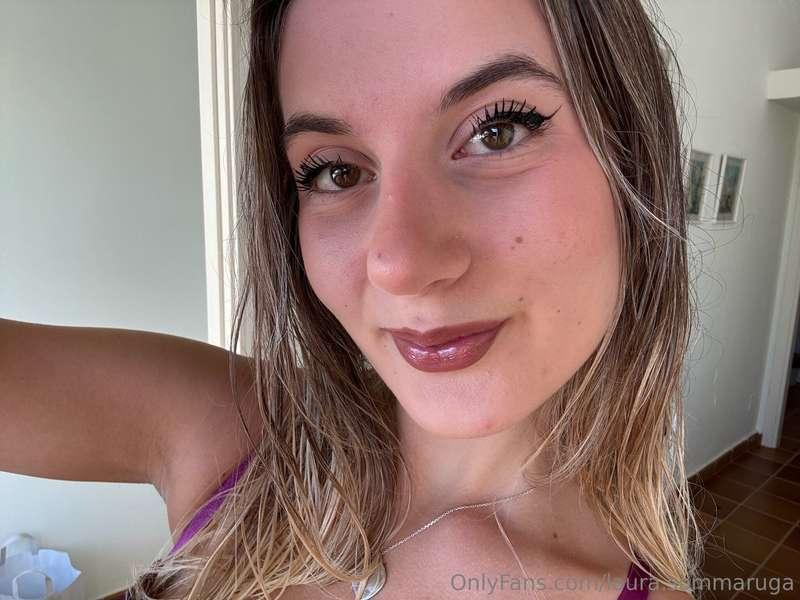 Up close and personal 💋✨ If you could spend this Christmas w..