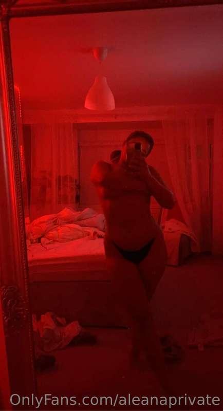 Who´s ready for some red-light action? 😏