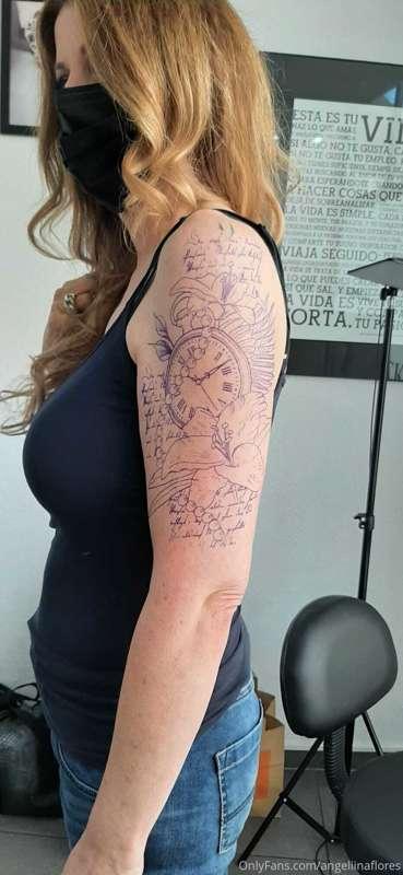 Nach 10 Stunden Marathon, geschafft ✨🎇

After 10 hours marat..