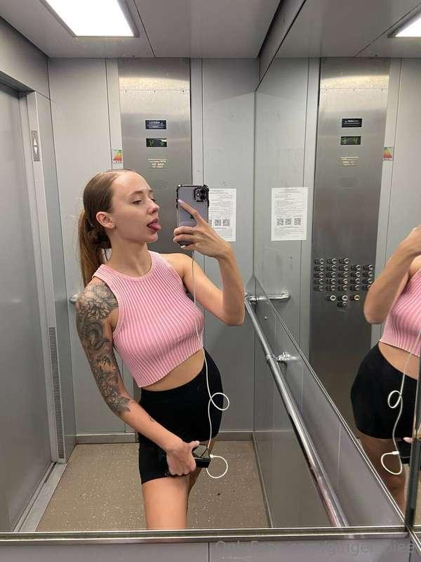 Today begins with morning jogging🏃‍♀️ How do you start yours..