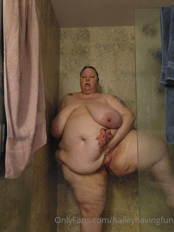 Cum wash my big beautiful  body for me?