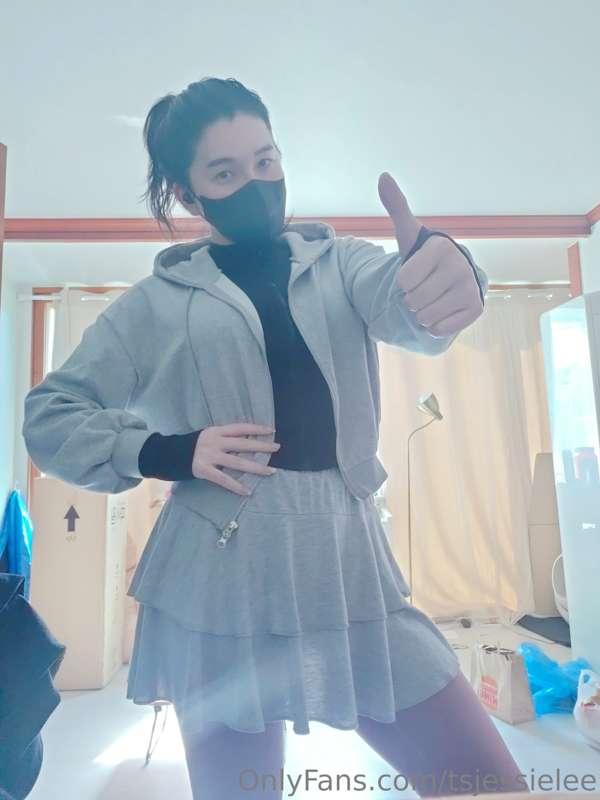 Off to the gym 🏋️‍♀️ 💪 
오운완 하러 간다.