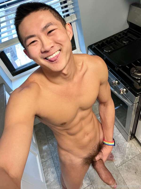 Happy Friday, all you beautiful people (or Saturday if you’r..