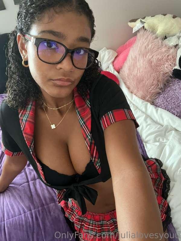 julialovesyouu image #1