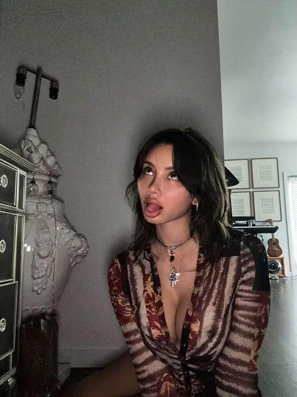 just imagine this face moaning your name 💋