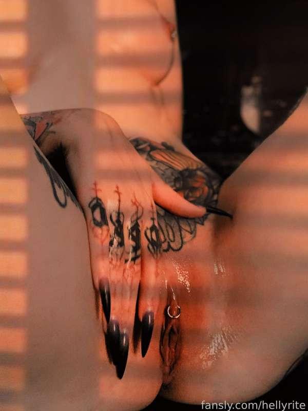 hellyrite image #2
