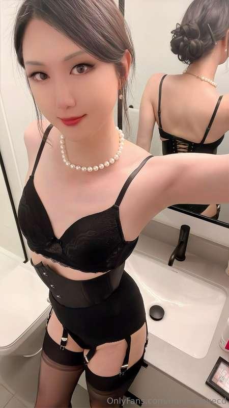 monicalovecd image #10