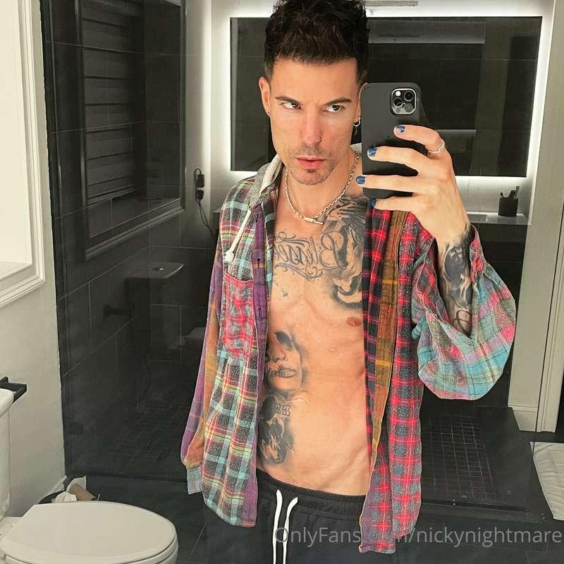 Grunge Vibes 🤘 ***LIKE*** this photo and send me a "🎸" in my..