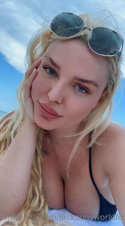 Who wants to come with me to the beach? 🌊