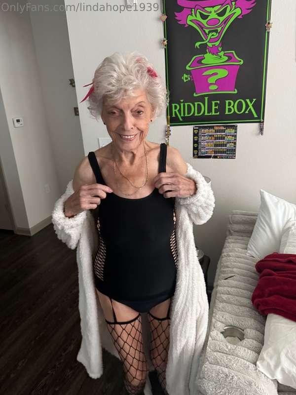 Pretty face, bold energy 😍