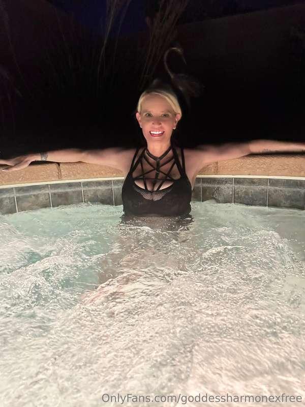 I could really use a spa day 🖤