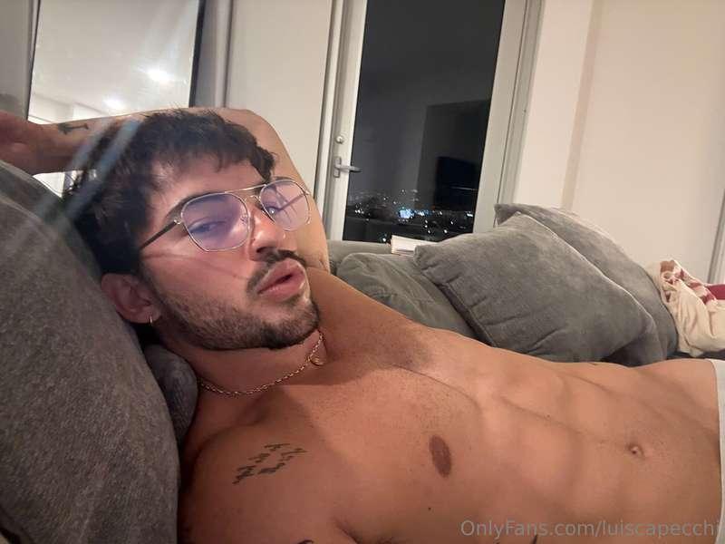 What do you wanna see tonight? 🍑 or 🍆? ;)
