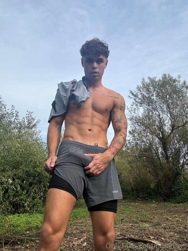 Going to be online ALL night tonight x