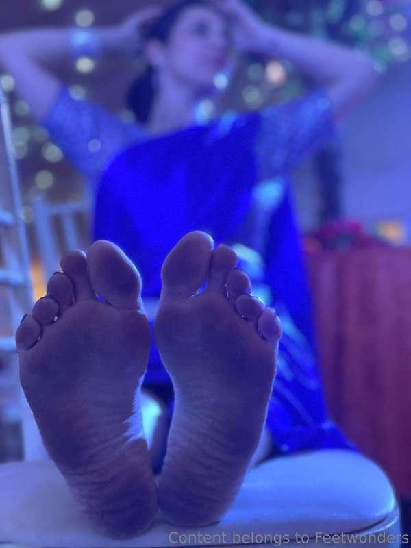 My feet got rather dirty last night 😉. Loved wearing a Saree..