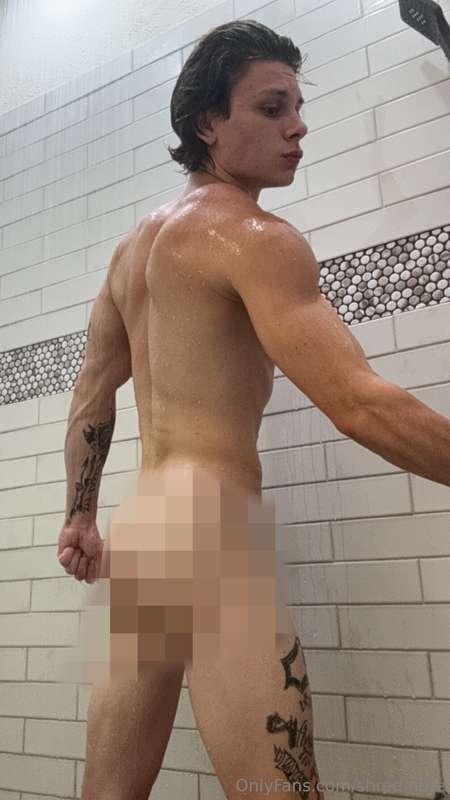 my thick cheeks 🍑 or my thick d*ck 🍆?