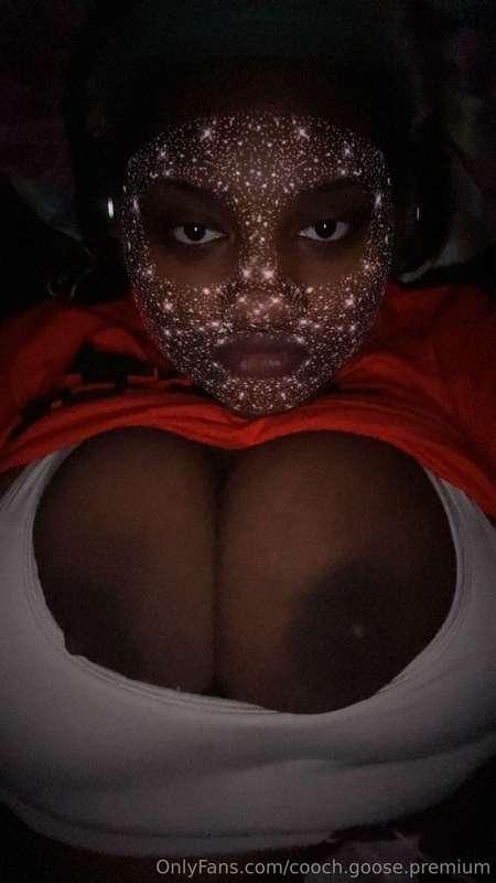 Pokin out😍