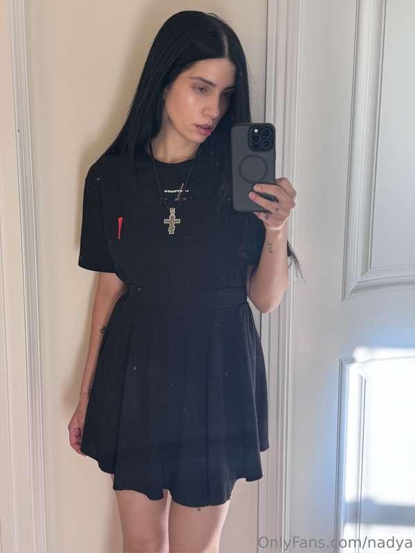 Do skirts look good on me? I think definitely yes 🖤