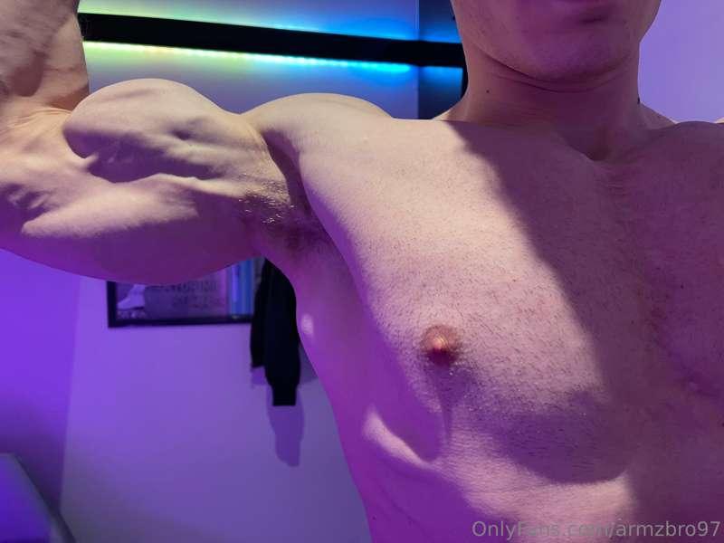 armzbro97 image #0