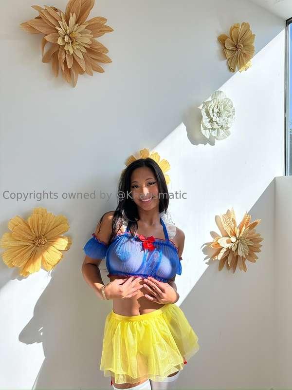 One final HALLOWEEN COSTUME Am I your favorite FILIPINA SNOW..
