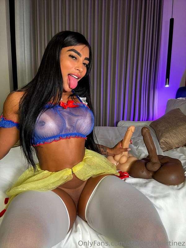 NEW VIDEO ANAL PLAY🍑🍆💦🥵 snow white you put these two toys in..