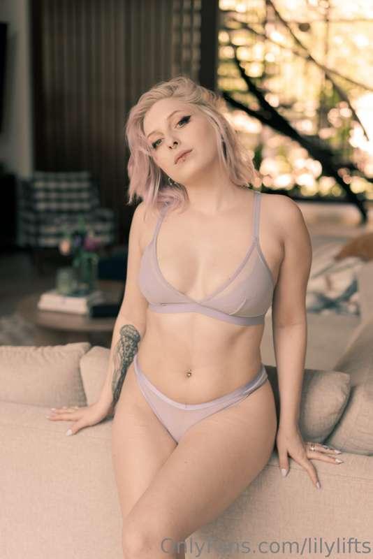 Let’s wish a Happy Birthday to this hottie @marilynmelody 😉🥵..