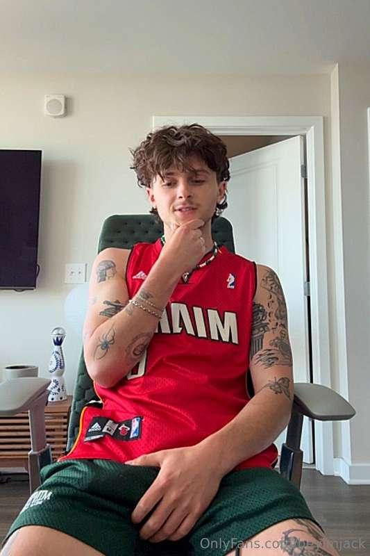 NEW CONTENT ❗️❗️Your favorite basketball boy 🏀 is BACK AGAIN..