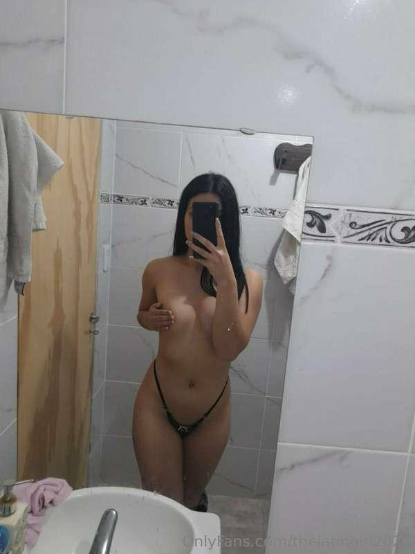 Hot shower 😏💦