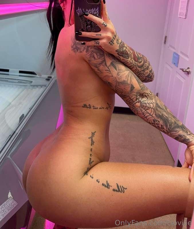 Goodmorning babes 🤤 Just a reminder I’m going LIVE this upco..