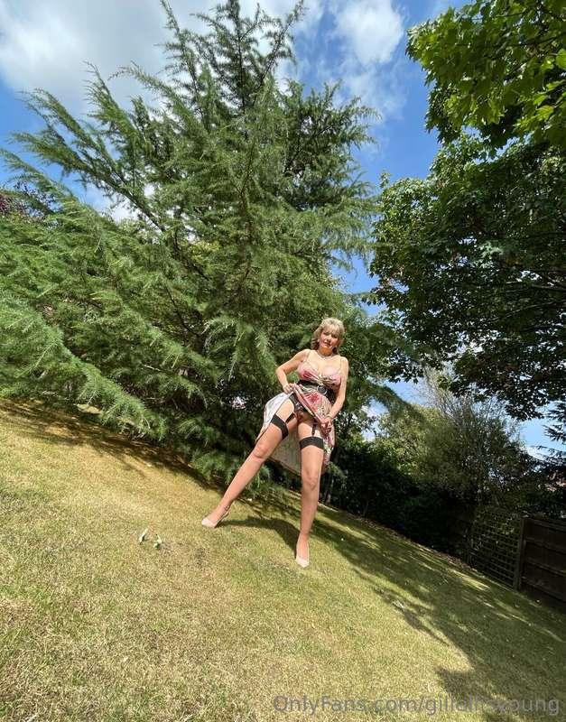 gillellisyoung image #1