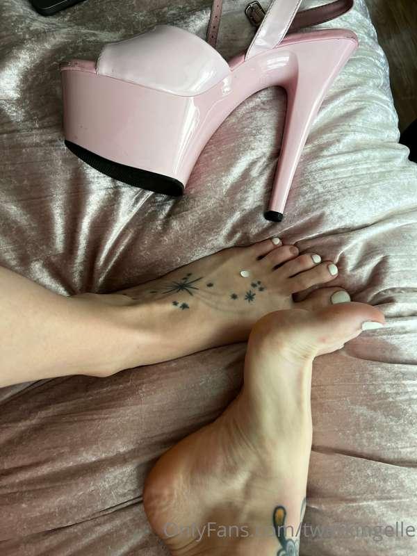 10 min toe sucking fetish!! sucked my pedicure off!!! record..