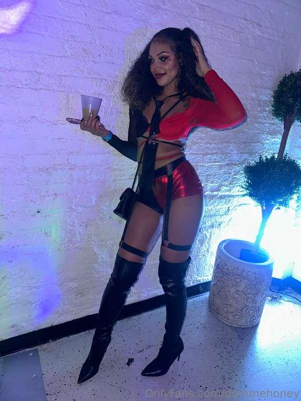 Wanna play? 😈 Join my VIP, send 🎁, and get a FREE naughty di..