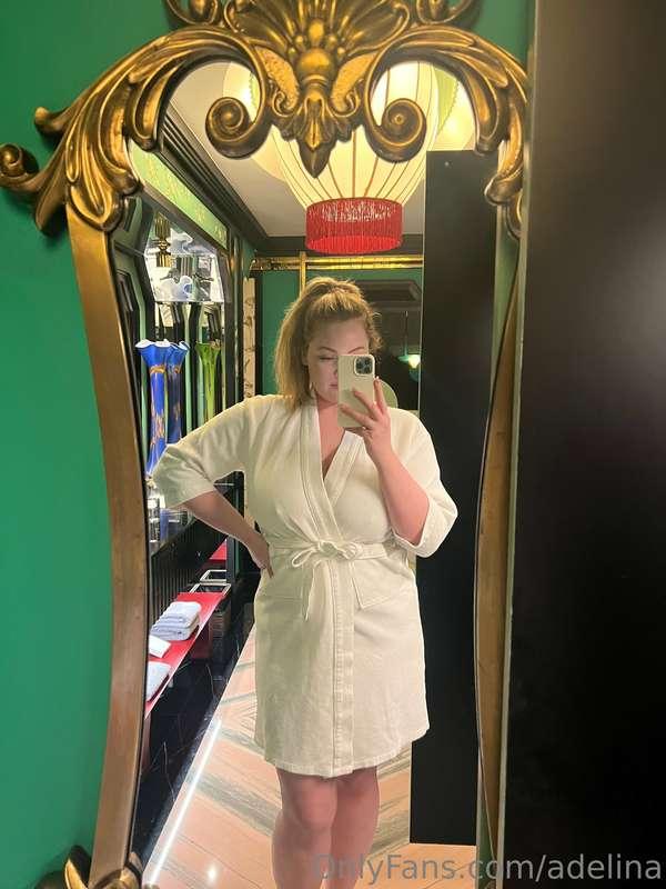 Getting ready for more adventure, but first what to wear? 🤭