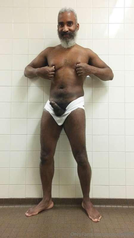 Titty Thursday!  #beard #musculardaddy #gay #feet #gaycruisi..
