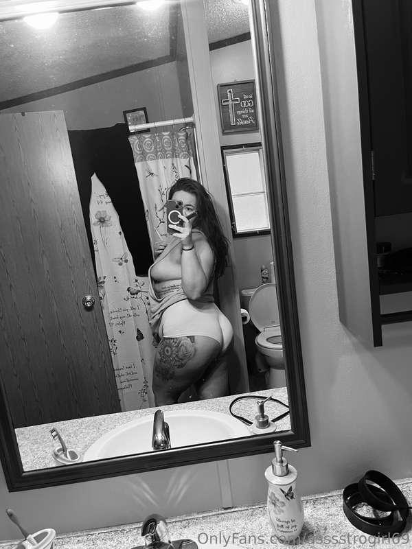 I know you love my fat ass 😈 send me a little gift if you wa..