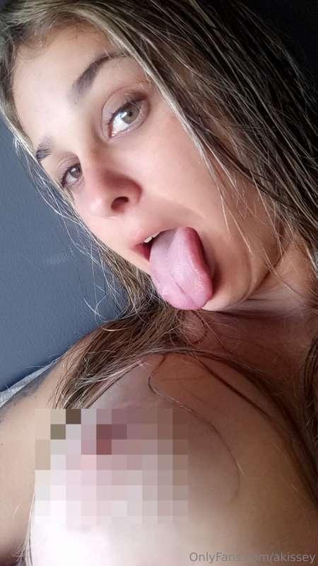 Freshly bathed, we are waiting for you 👅🥵