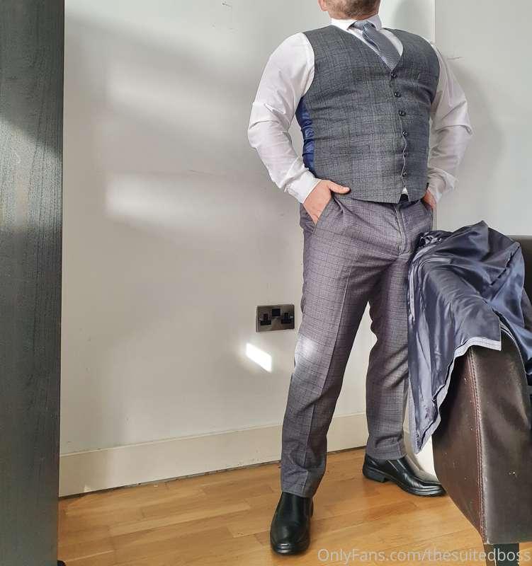 Daddy in silk? Ye or ne?