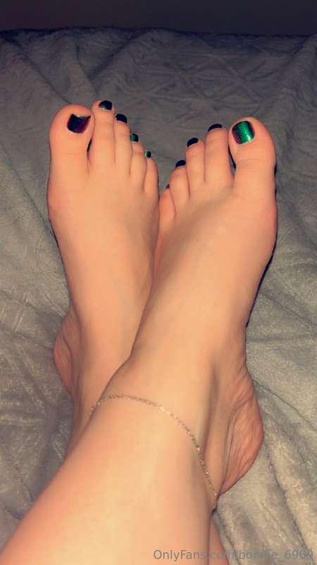 Do you like my pedi? 💚💚